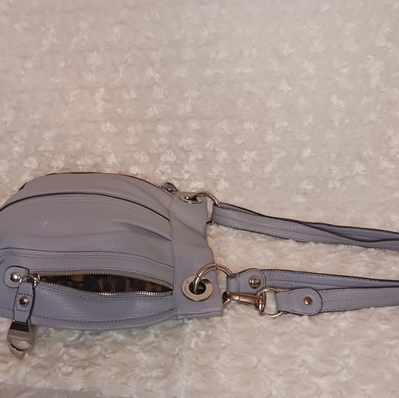 B Makowsky Gray Leather Crossbody Front Pockets Silver Hardware Adjustable Strap - Picture 3 of 15